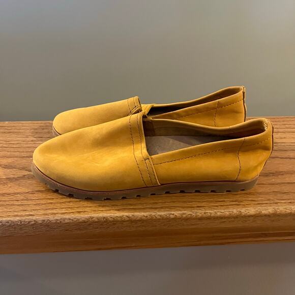 L.L Bean Women’s Lakewashed Slip Ons Size 7 Medium New Camel Brown - Picture 1 of 8